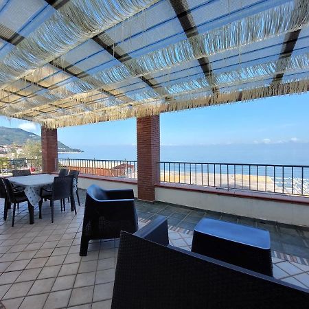 Waikiki Beach Apartments Santa Maria di Castellabate Exterior photo
