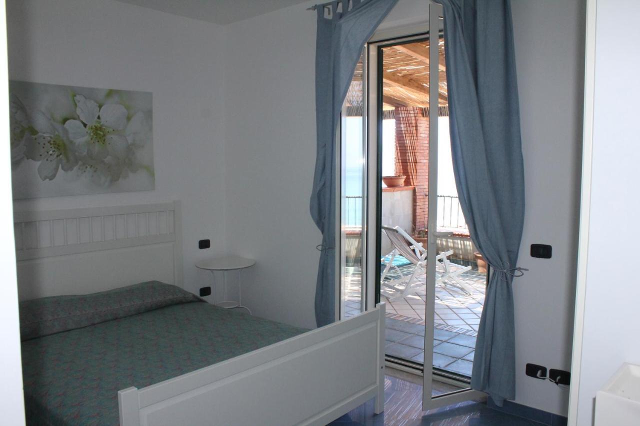 Waikiki Beach Apartments Santa Maria di Castellabate Exterior photo
