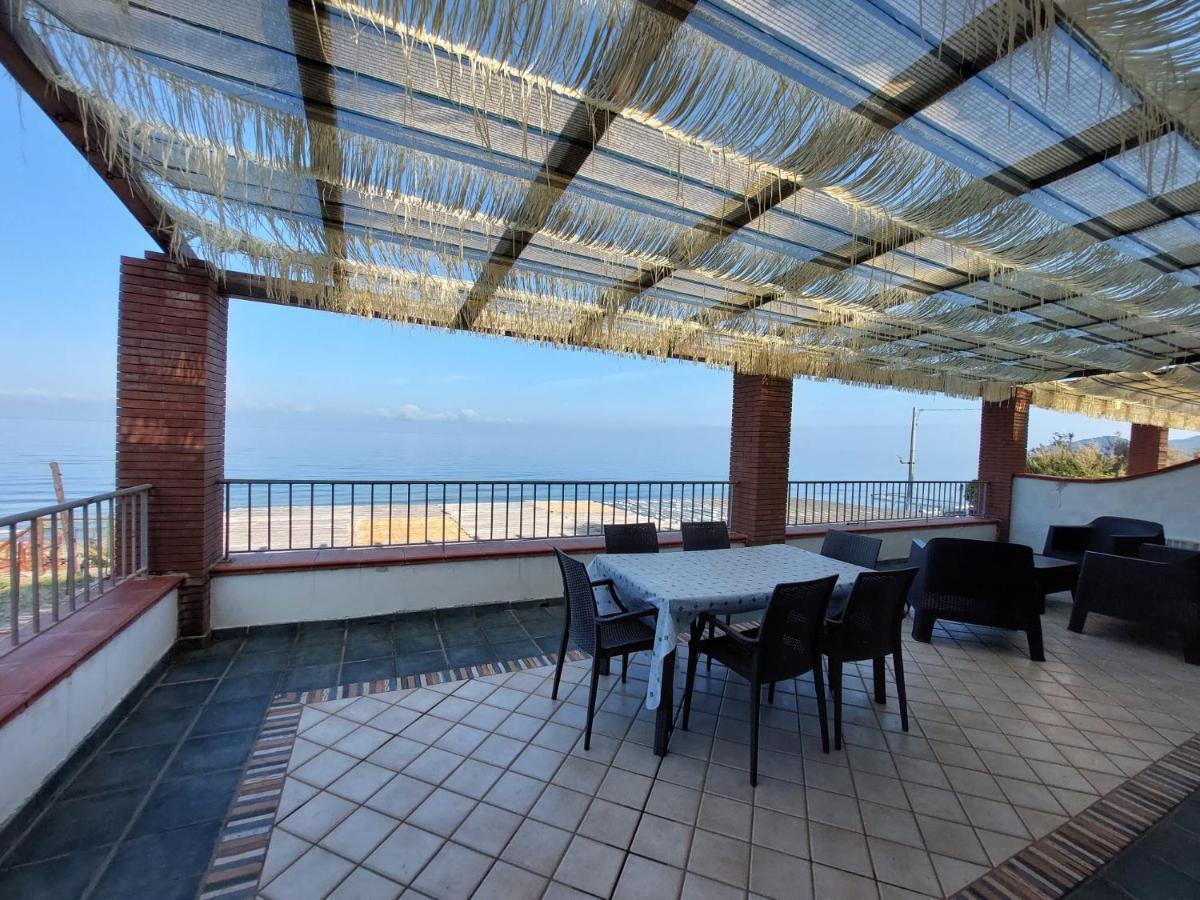 Waikiki Beach Apartments Santa Maria di Castellabate Exterior photo